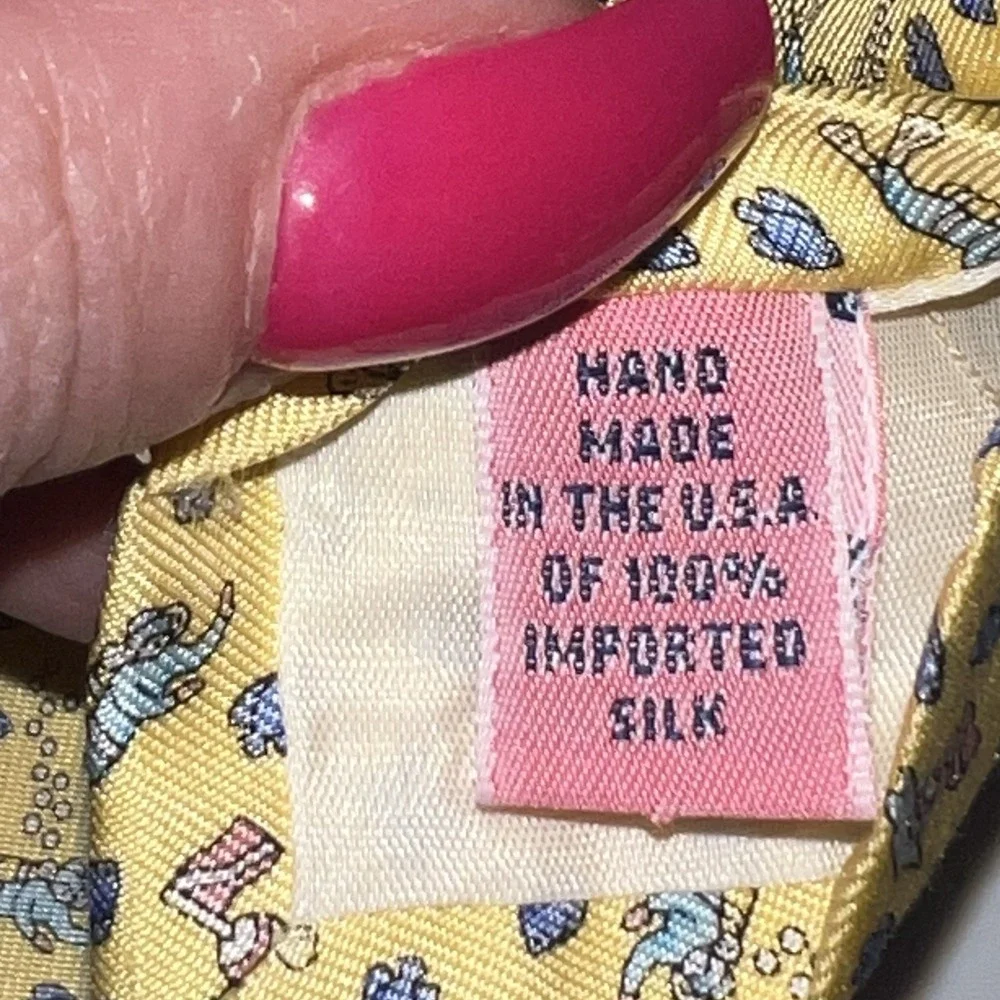 Vineyard Vines Shep & Ian‎ 100% Silk Yellow Scuba Diving Ocean Fish Sea Tie USA